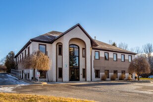 Beautiful Office Building. Dividable Space - Loft