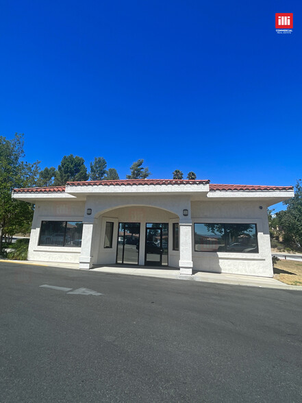 14701-14721 Princeton Ave, Moorpark, CA for lease - Building Photo - Image 3 of 7