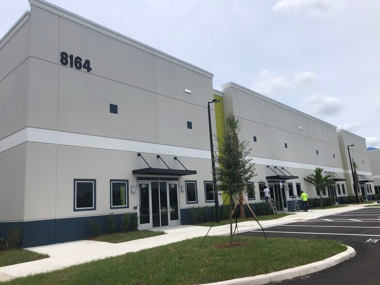 8164 SW Jack James Dr, Stuart, FL for sale - Building Photo - Image 1 of 1