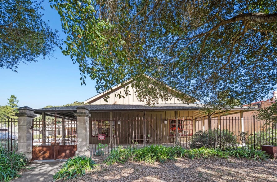 4 E Carmel Valley Rd, Carmel Valley, CA for lease - Building Photo - Image 3 of 9