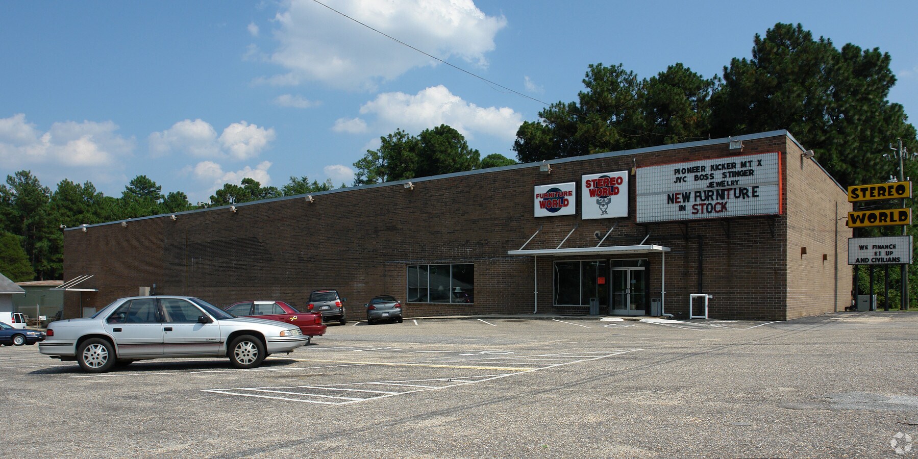 6232 Bragg Blvd, Fayetteville, NC 28303