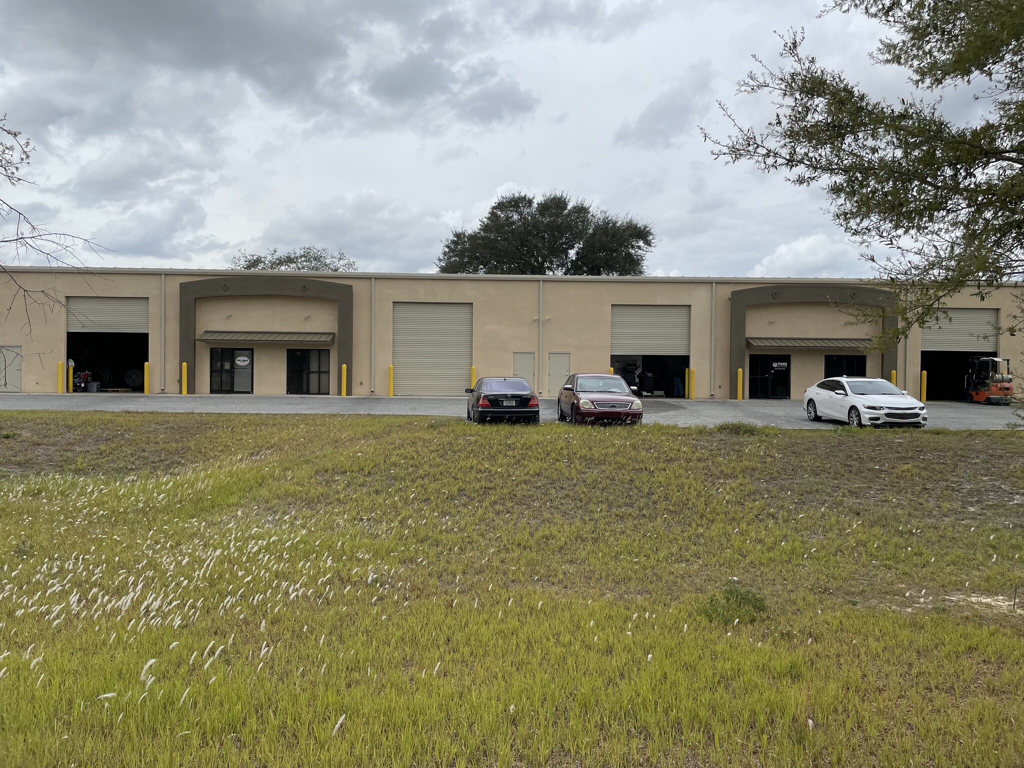 11 Cypress Road Pass, Ocala, FL for lease Primary Photo- Image 1 of 2