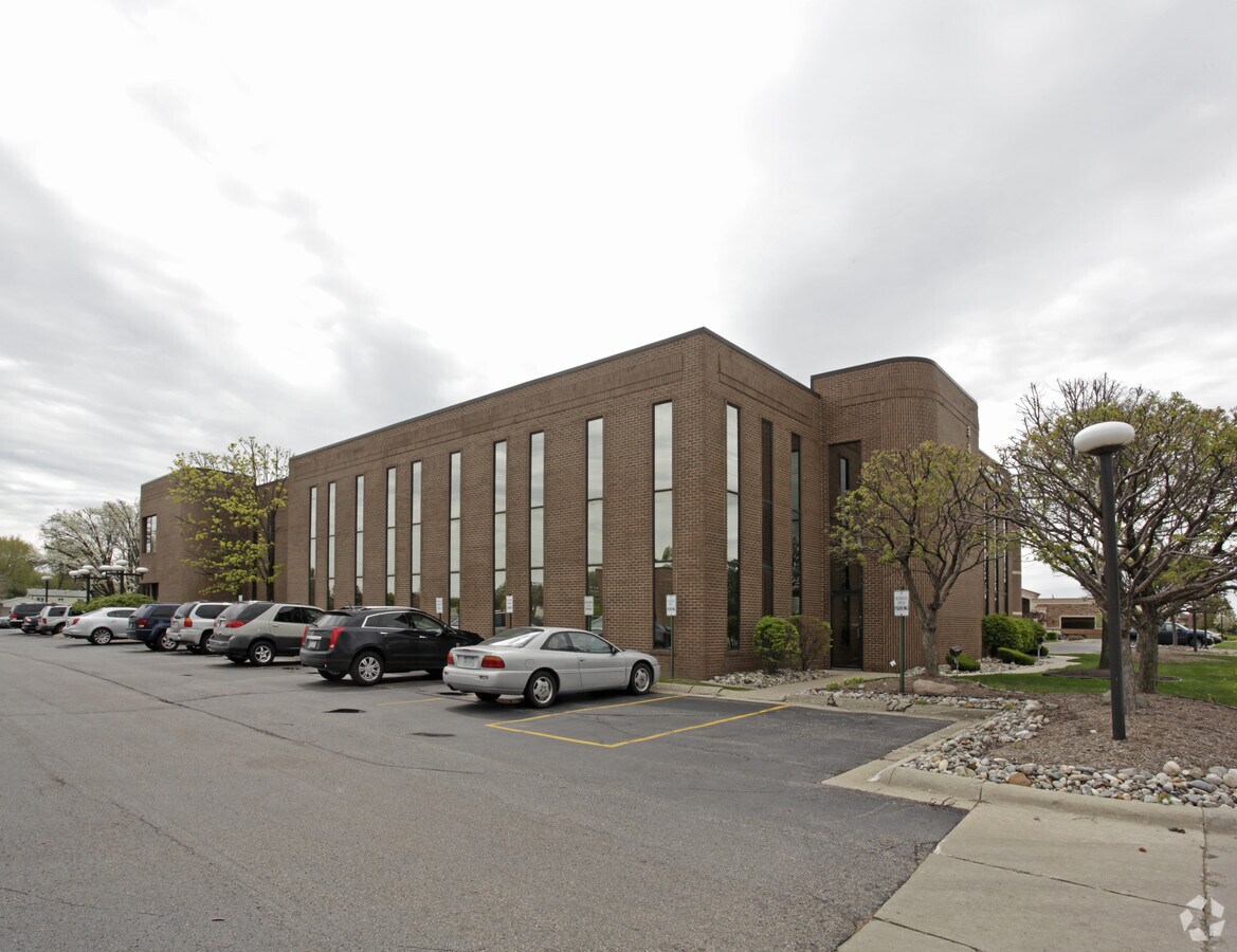 38700 Van Dyke Ave, Sterling Heights, MI 48312