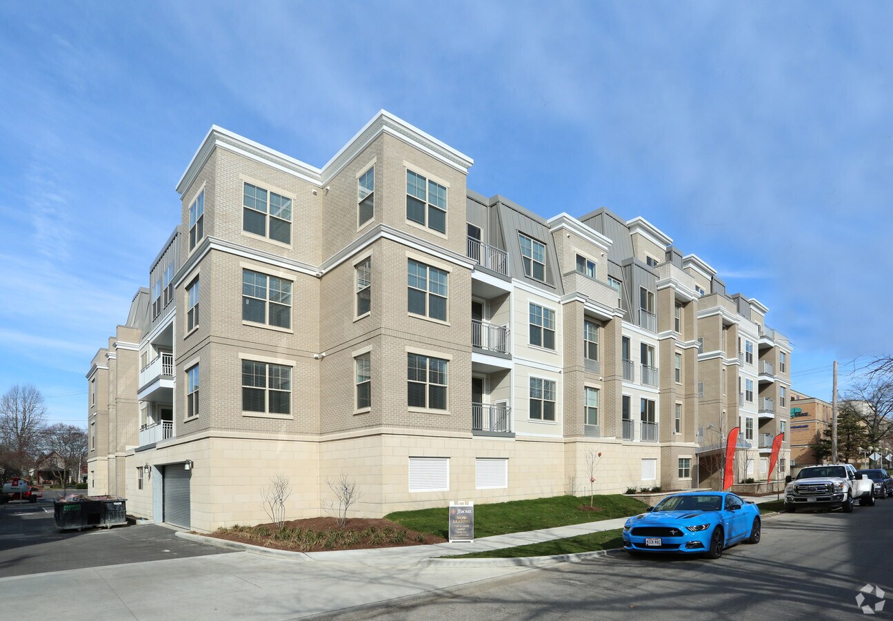 1025 Dennison Ave, Columbus, OH 43201