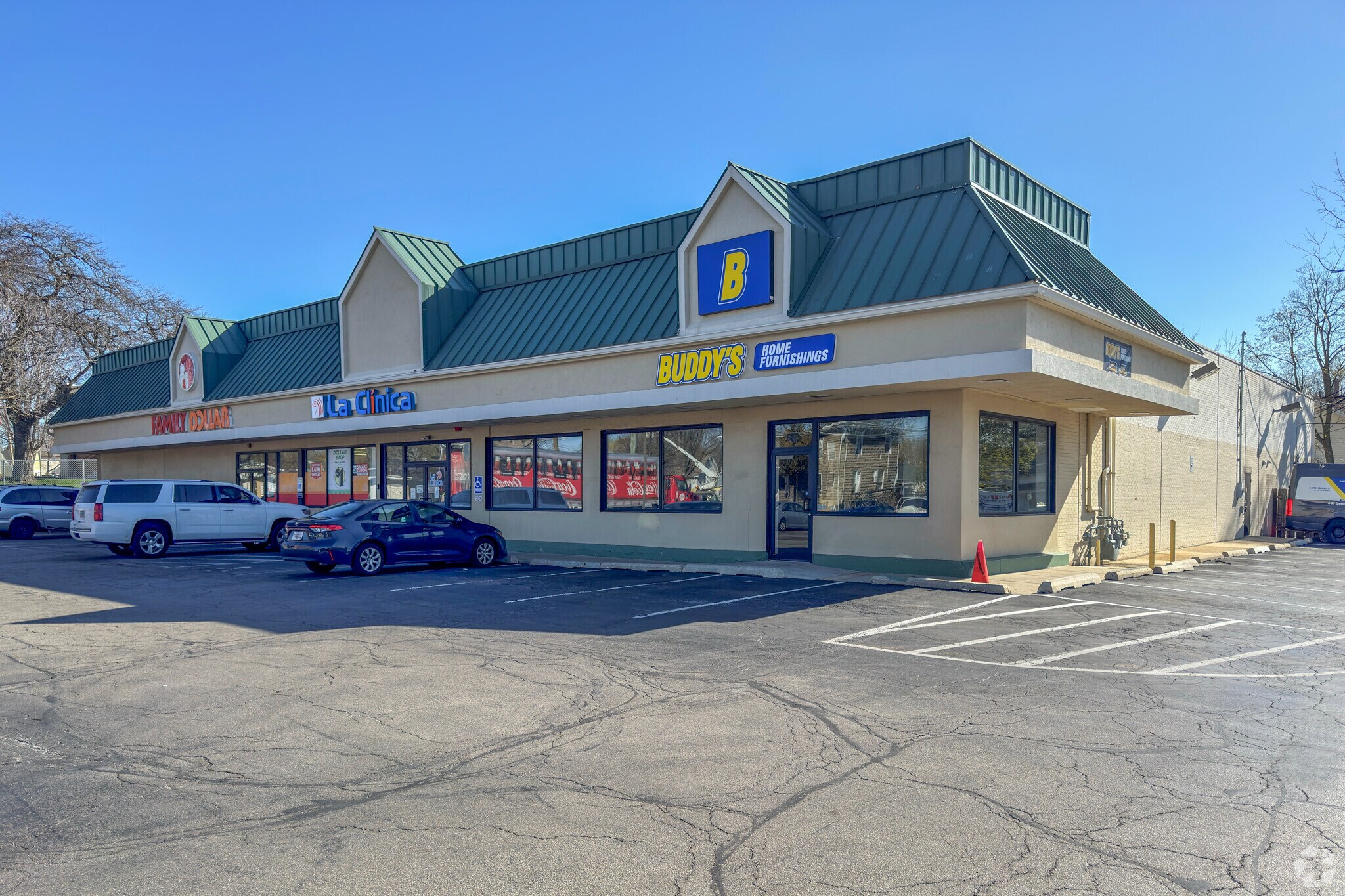 609-611 Dundee Ave, Elgin, IL for lease Building Photo- Image 1 of 6