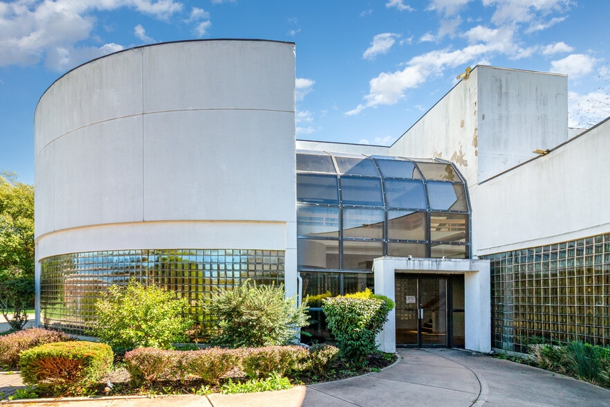 10196 Springfield Pike, Cincinnati, OH for sale - Building Photo - Image 1 of 41