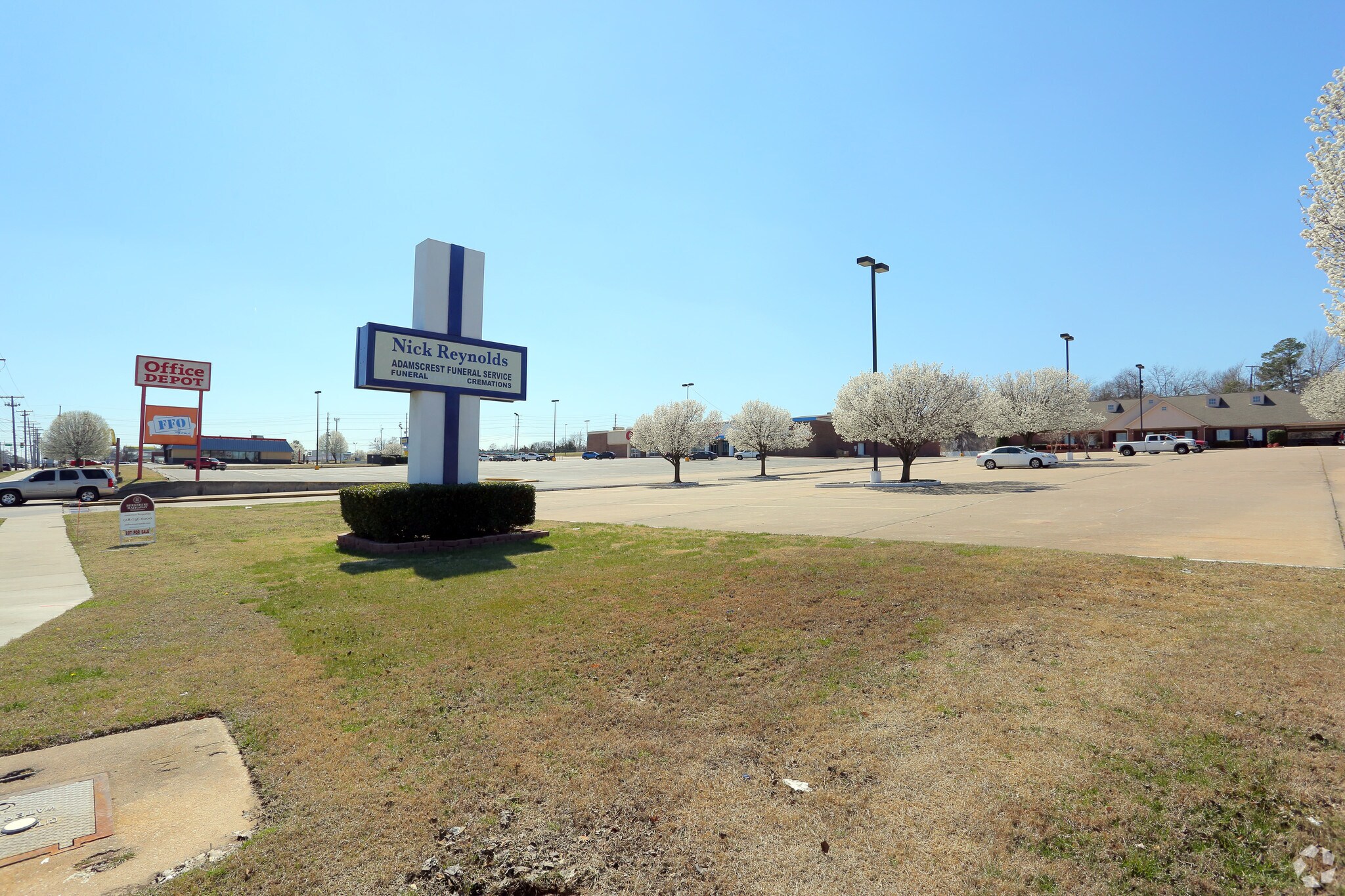 1916 S Sheridan Rd, Tulsa, OK for sale Primary Photo- Image 1 of 1