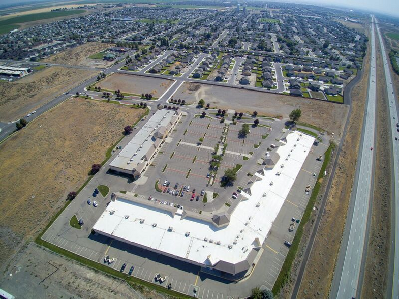 9250 Sandifur Pky, Pasco, WA for lease - Building Photo - Image 1 of 5