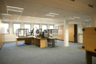 Office in Écully for sale Interior Photo- Image 1 of 5