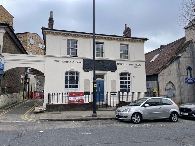 10 Cambridge Av, London for lease - Building Photo - Image 2 of 3