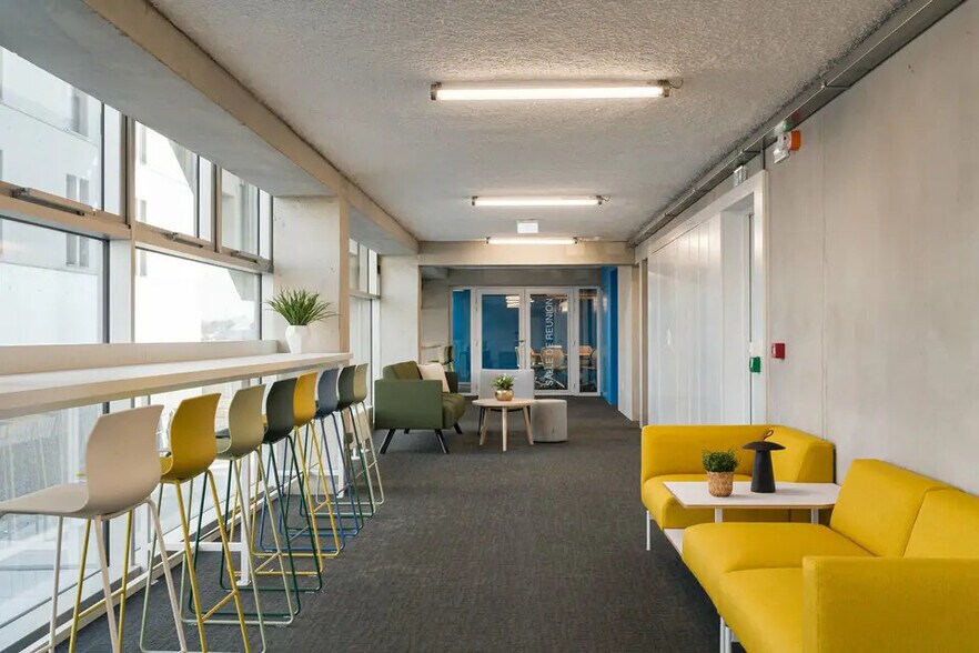 Office in Nantes for lease - Building Photo - Image 1 of 6