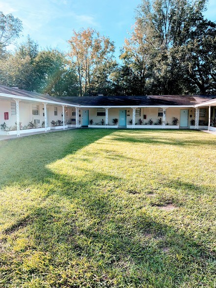 7166 Conant Ave, Jacksonville, FL for sale - IMG_4329 - Image 1 of 12
