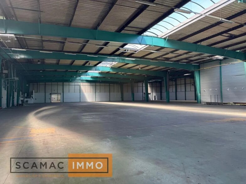Industrial in Moissy-Cramayel for lease - Interior Photo - Image 2 of 10