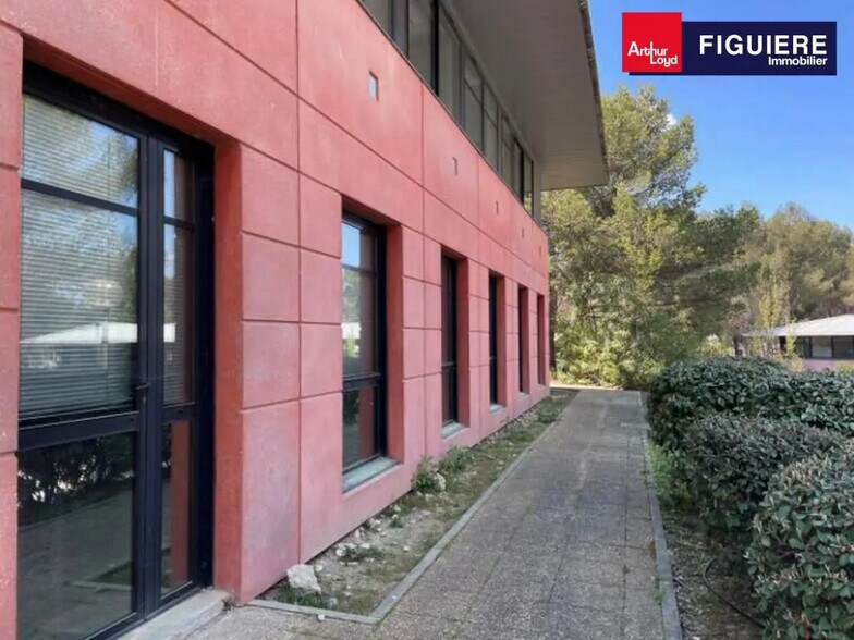 Office in Aix-en-Provence for lease - Building Photo - Image 2 of 162