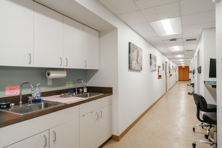 6400 4th St N, Saint Petersburg, FL for lease - Building Photo - Image 3 of 19