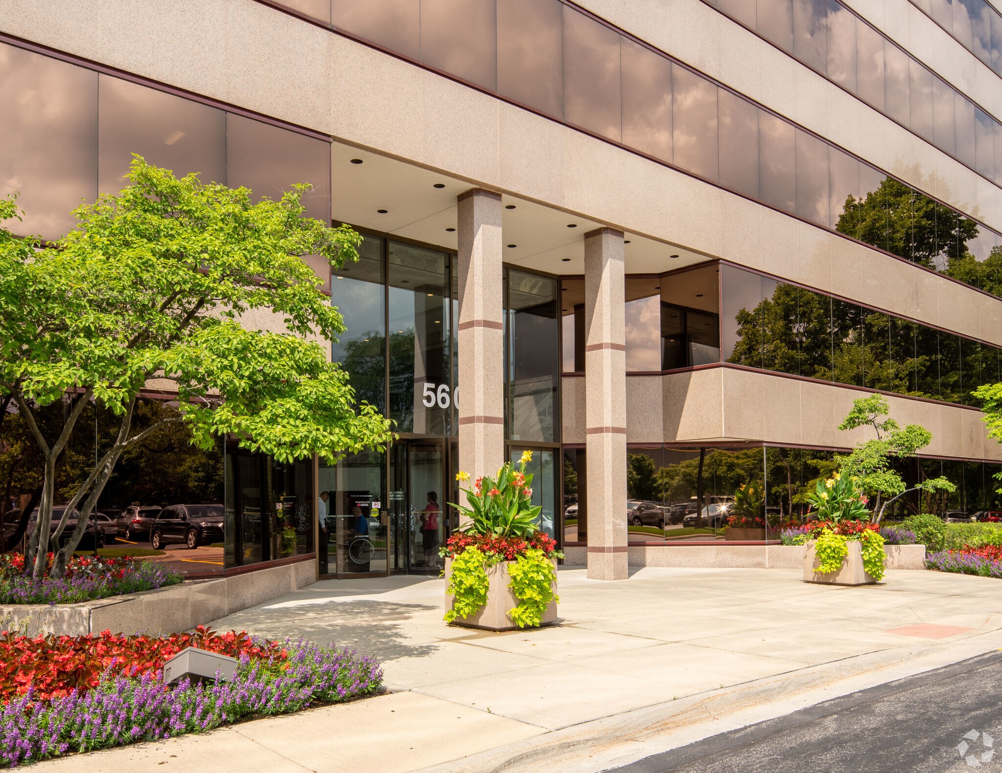 6155 North River Road Rosemont Illinois 60018 Usa 5600 N River Rd, Rosemont, IL 60018 - Columbia Centre I | LoopNet