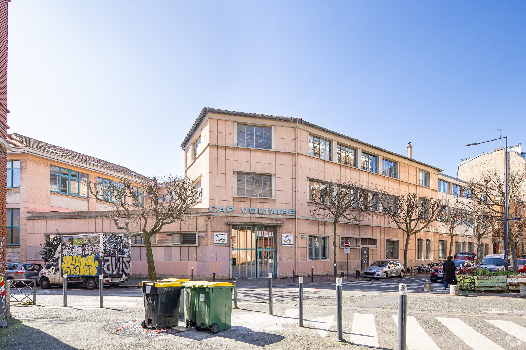 20 Rue Voltaire, Montreuil for lease Primary Photo- Image 1 of 4