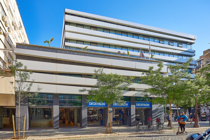 Spaces Villasis, SEVILLA, Sevilla for lease - Building Photo - Image 2 of 4