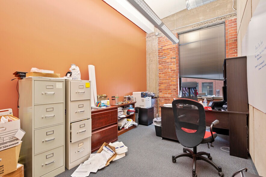 2828-2840 Liberty Ave, Pittsburgh, PA for lease - Interior Photo - Image 2 of 48