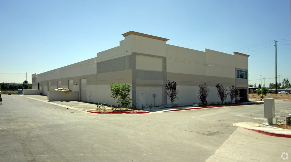 8423 Rochester Ave, Rancho Cucamonga, CA for sale - Building Photo - Image 3 of 6