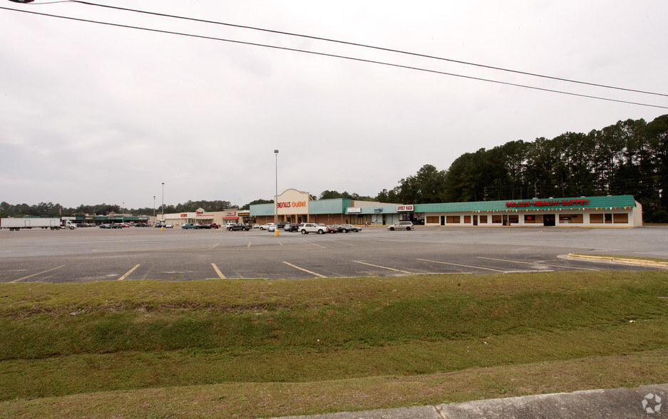 501 E Oglethorpe Hwy, Hinesville, GA for lease - Primary Photo - Image 3 of 9