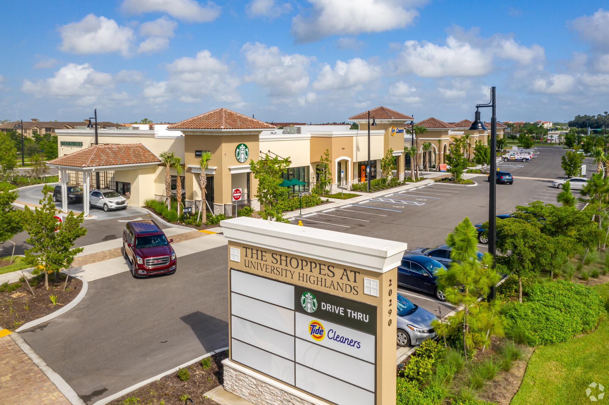 19533 Highland Oaks Dr, Estero, FL for lease Primary Photo- Image 1 of 8