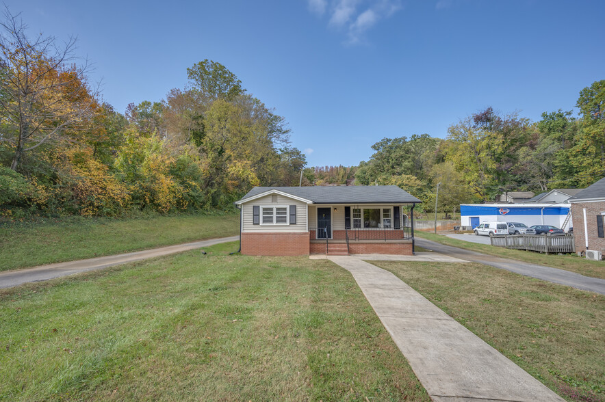 261 E Mills St, Columbus, NC for sale - Building Photo - Image 3 of 29