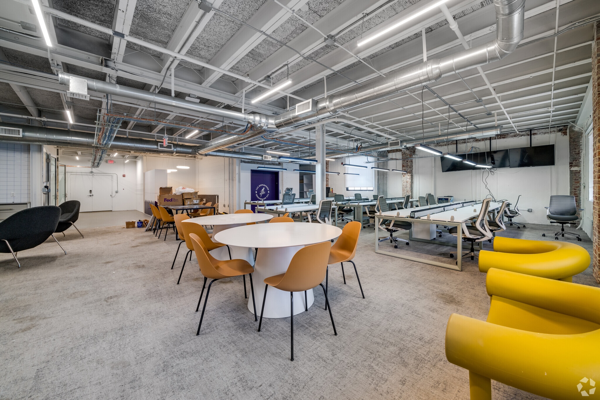 120-124 NW 25th St, Miami, FL for lease Interior Photo- Image 1 of 10