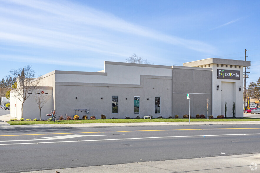 1750 Standiford Ave, Modesto, CA for lease - Building Photo - Image 3 of 4