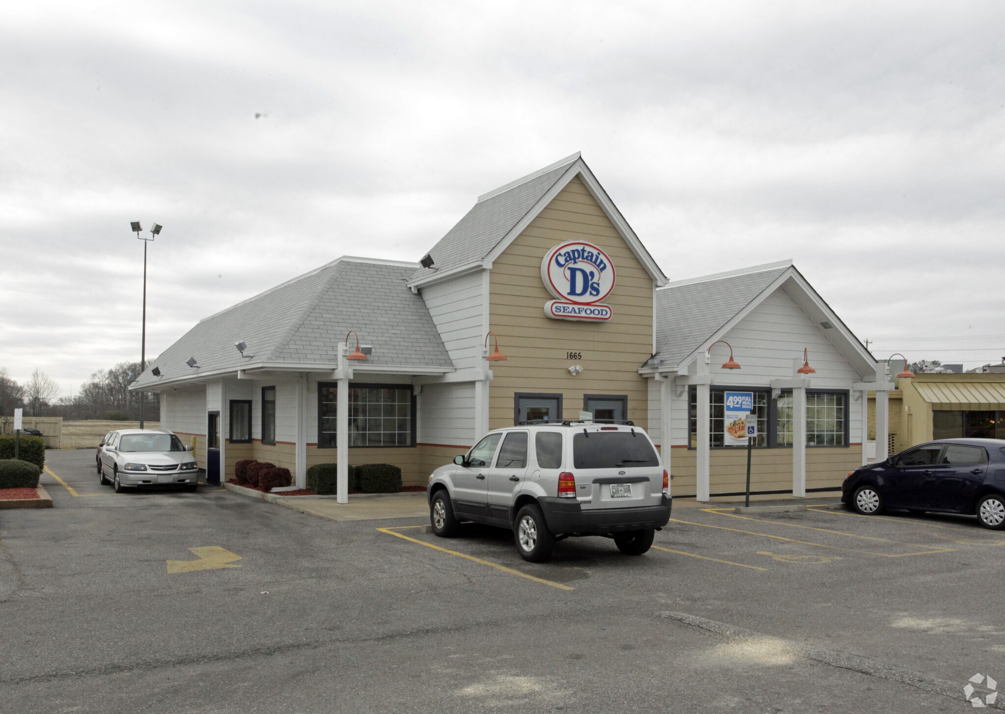 1665 Sycamore View Rd, Memphis, TN for sale Primary Photo- Image 1 of 1