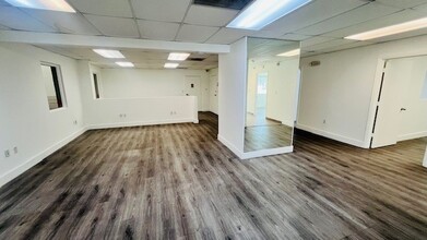 11355 NW 34th St, Miami, FL for lease Interior Photo- Image 2 of 11