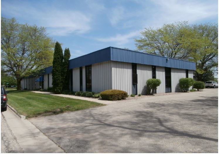 2415 Parview Rd, Middleton, WI for lease - Building Photo - Image 1 of 2