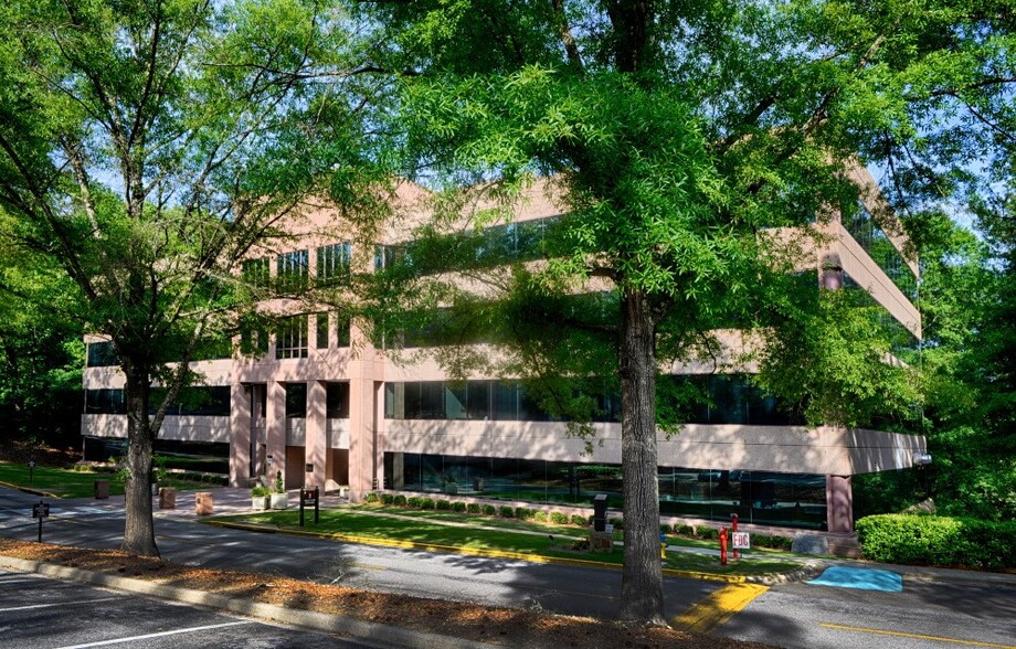 1900 International Park Dr, Birmingham, AL for lease - Building Photo - Image 1 of 1