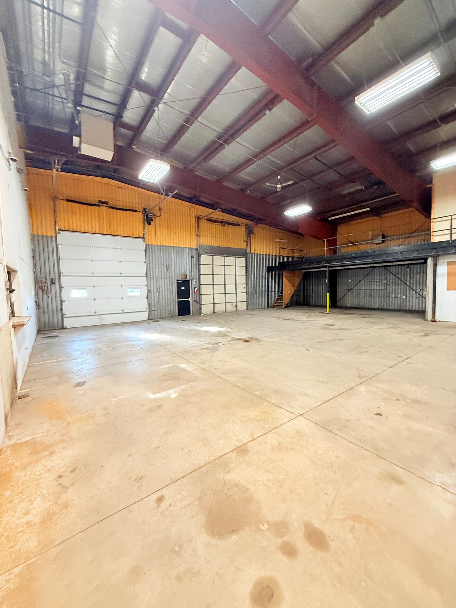 2323 16th Ave S, Moorhead, MN for lease Interior Photo- Image 1 of 5