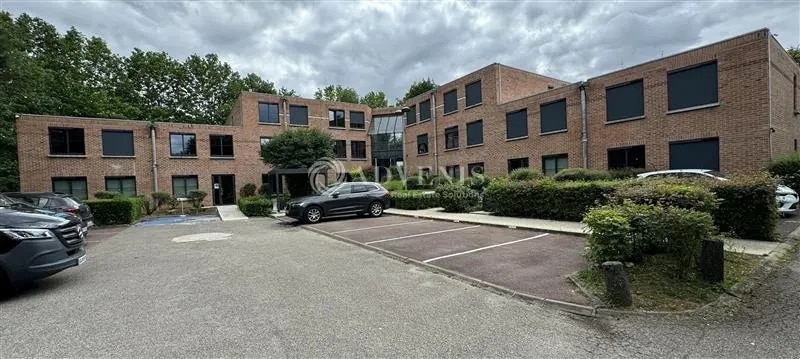 Office in Lognes for lease - Building Photo - Image 1 of 5