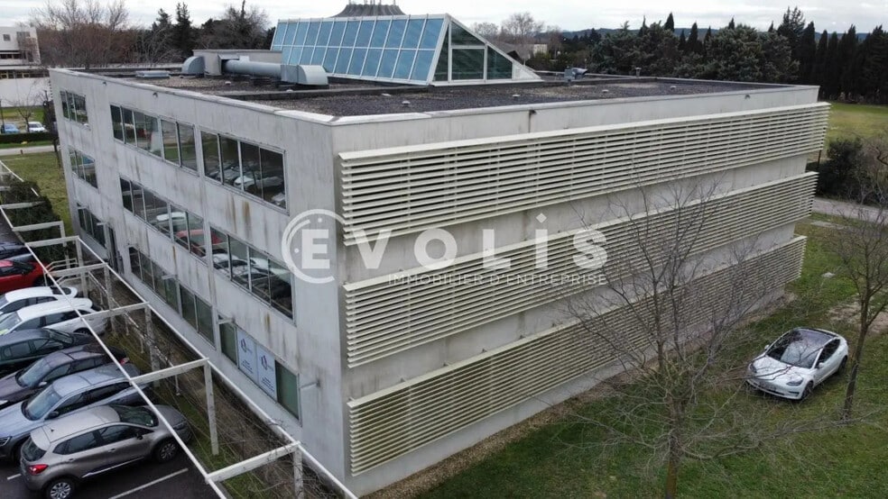 Office in Avignon for lease - Building Photo - Image 2 of 12