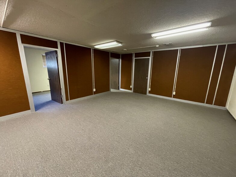 3680 Grant Dr, Reno, NV for lease - Interior Photo - Image 3 of 5