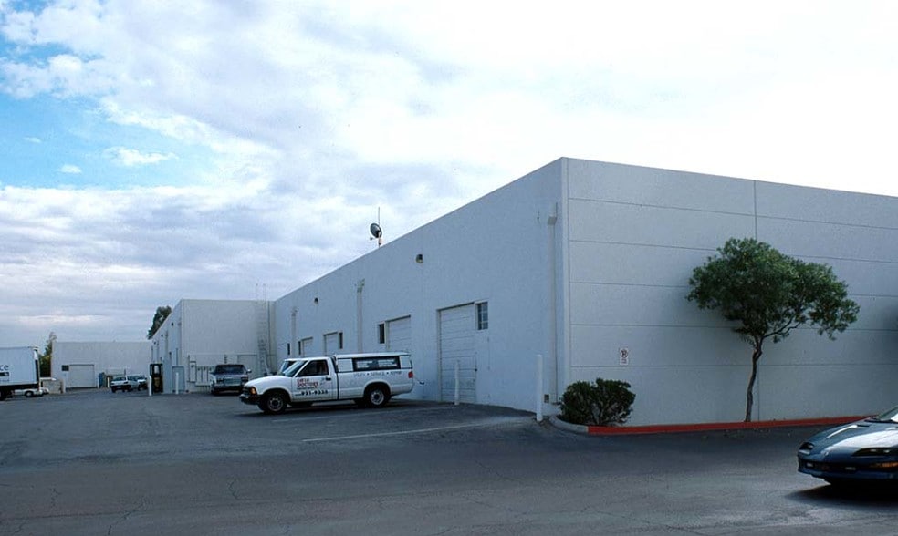 2090 E University Dr, Tempe, AZ for lease - Building Photo - Image 1 of 8