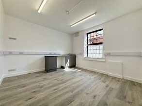 Market St, Chesterfield for lease Interior Photo- Image 2 of 5