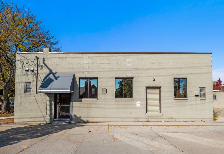 18000 Mack Ave, Grosse Pointe Park, MI for lease - Building Photo - Image 3 of 30