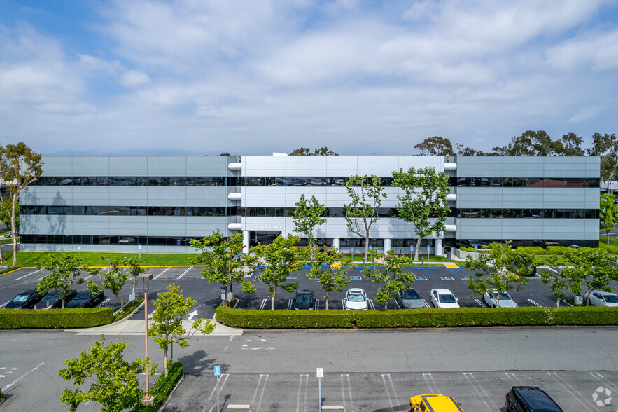 15707 Rockfield Blvd, Irvine, CA for lease - Building Photo - Image 3 of 32