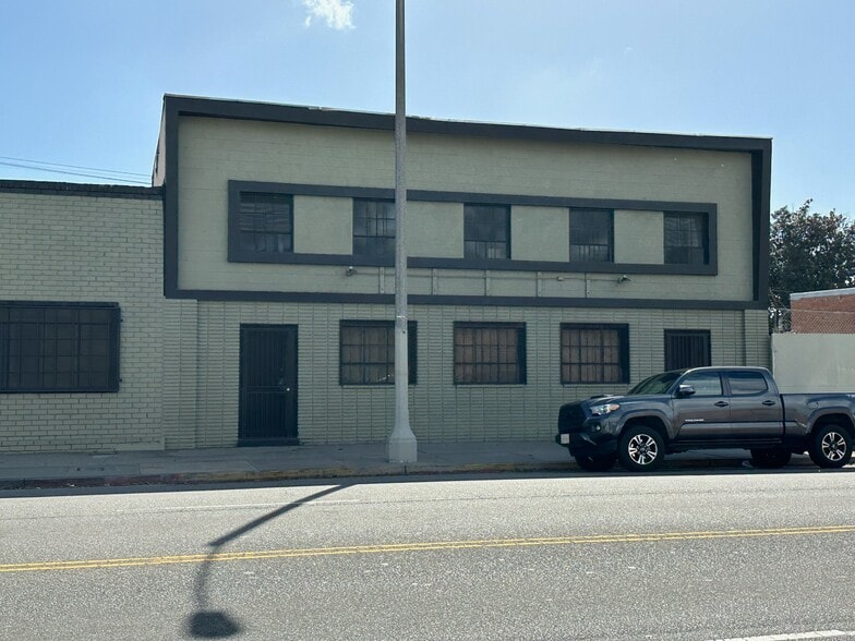 4116 W Jefferson Blvd, Los Angeles, CA for lease - Building Photo - Image 3 of 27