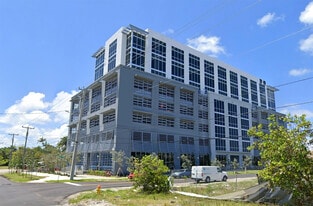 Beacon Hallandale - Convenience Store