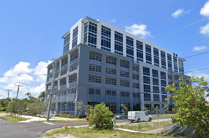 800 SE 4th Ave, Hallandale Beach, FL for sale - Primary Photo - Image 1 of 23