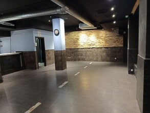 Retail in Madrid, Madrid for lease Interior Photo- Image 2 of 21