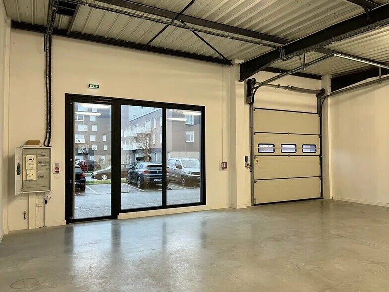 9 Rue Flora Tristan, Strasbourg for lease - Interior Photo - Image 2 of 11