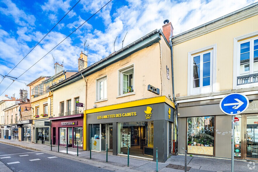 Retail in Lyon for lease - Building Photo - Image 2 of 2