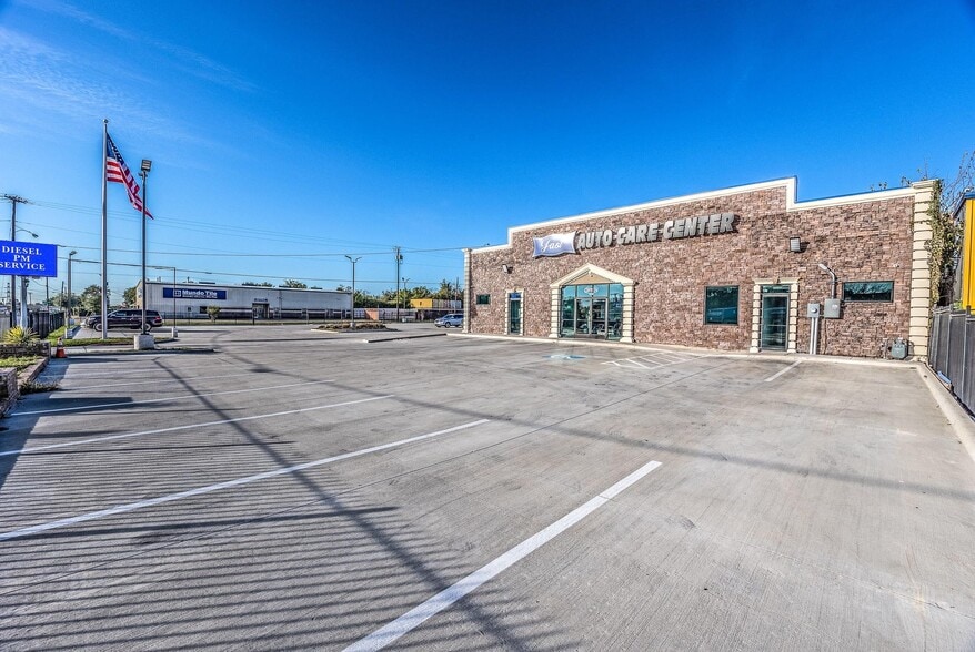 4001 S Buckner Blvd, Dallas, TX for sale - Building Photo - Image 3 of 27