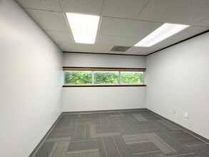 5711 Six Forks Rd, Raleigh, NC for lease Interior Photo- Image 2 of 4