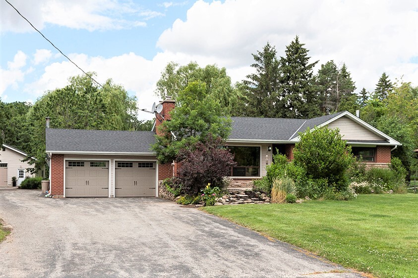 1099 Burnhamthorpe Rd, Oakville, ON for sale Primary Photo- Image 1 of 1